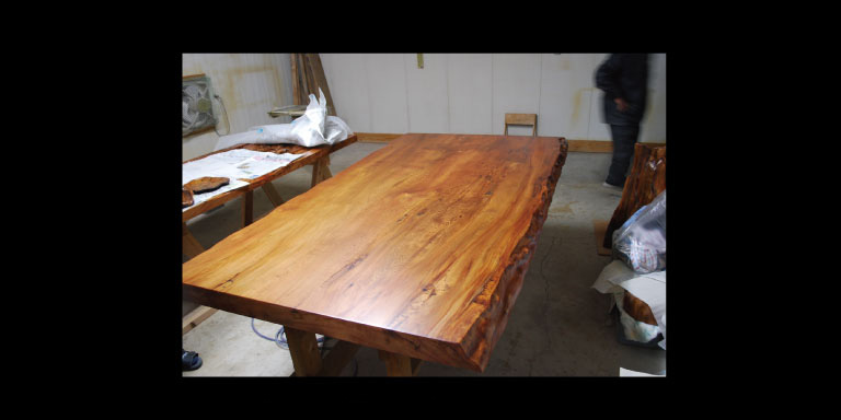 テーブル<br>油木材使用の画像